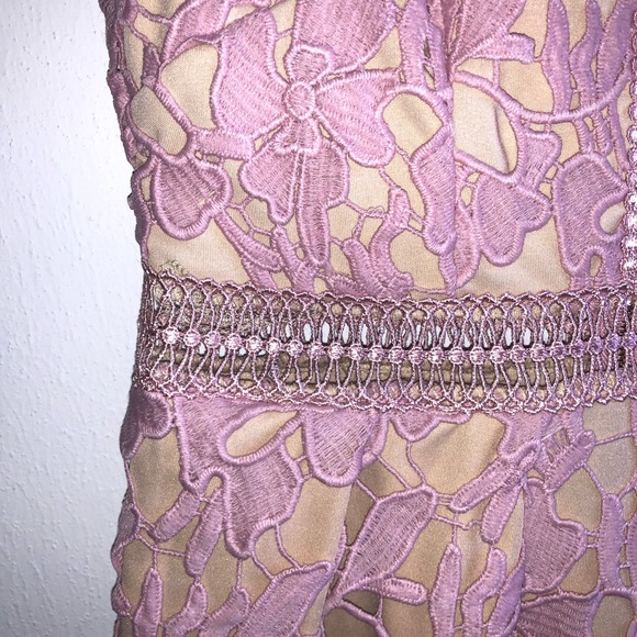 Romeo & Juliet Couture Double-V Lace Midi Dress - Picture 5 of 13